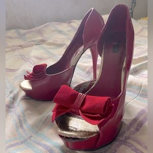 Red bow heels